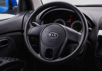 Подержанный автомобиль Kia Picanto 2010 года (15 фото)