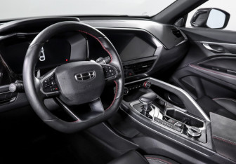 Подержанный автомобиль Geely Tugella 2023 года (14 фото)