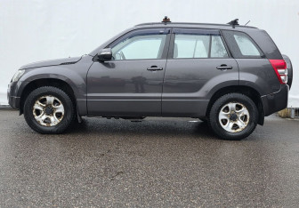 Подержанный автомобиль Suzuki Grand Vitara 2011 года (8 фото)