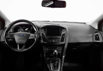 Подержанный автомобиль Ford Focus Wagon 2017 года (8 фото)