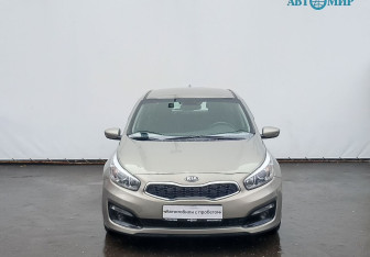 Подержанный автомобиль Kia Ceed Wagon 2017 года (2 фото)