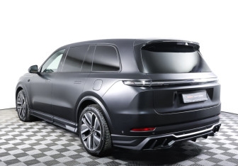 Подержанный автомобиль LiXiang L9 2023 года (7 фото)