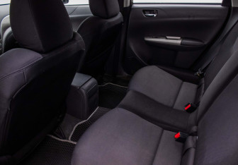 Подержанный автомобиль Subaru Impreza Hatchback 2008 года (11 фото)