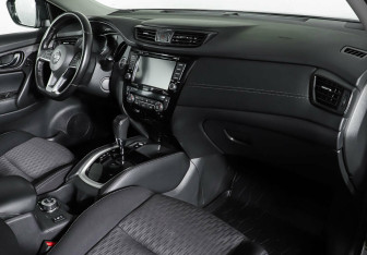 Подержанный автомобиль Nissan X-Trail 2018 года (9 фото)
