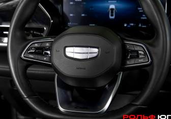 Подержанный автомобиль Geely Monjaro 2025 года (20 фото)