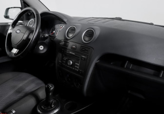 Подержанный автомобиль Ford Fusion 2007 года (9 фото)