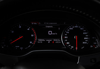 Подержанный автомобиль Audi Q7 2017 года (16 фото)