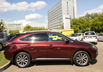 Подержанный автомобиль Lexus RX 2015 года (3 фото)
