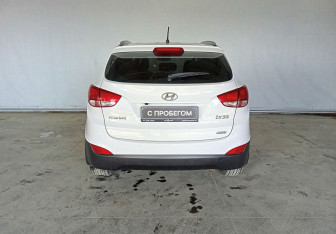 Подержанный автомобиль Hyundai ix35 2012 года (5 фото)