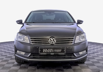 Подержанный автомобиль Volkswagen Passat Sedan 2012 года (2 фото)