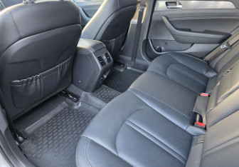 Подержанный автомобиль Hyundai Sonata 2019 года (10 фото)