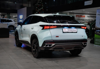 Подержанный автомобиль Omoda C5 2023 года (6 фото)