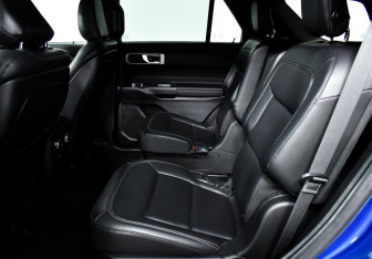 Подержанный автомобиль Ford Explorer 2020 года (11 фото)