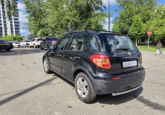 Подержанный автомобиль Fiat Sedici 2008 года (7 фото)