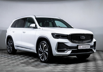 Подержанный автомобиль Geely Monjaro 2024 года (3 фото)