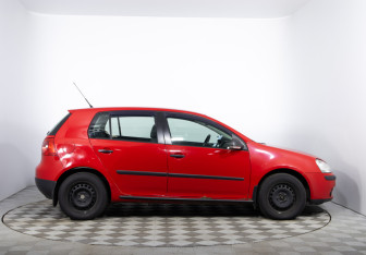 Подержанный автомобиль Volkswagen Golf Hatchback 2007 года (4 фото)