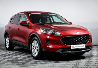 Подержанный автомобиль Ford Escape 2020 года (3 фото)