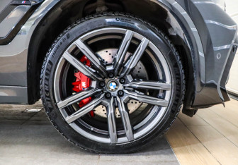 Подержанный автомобиль BMW X6 M 2021 года (35 фото)