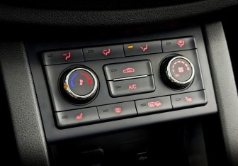 Подержанный автомобиль FAW Besturn X40 2021 года (26 фото)