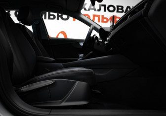 Подержанный автомобиль Audi A4 Sedan 2019 года (28 фото)