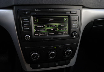 Подержанный автомобиль Skoda Yeti 2010 года (14 фото)
