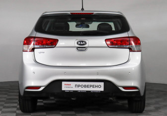 Подержанный автомобиль Kia Rio Hatchback 2015 года (6 фото)