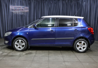 Подержанный автомобиль Skoda Fabia Hatchback 2010 года (8 фото)