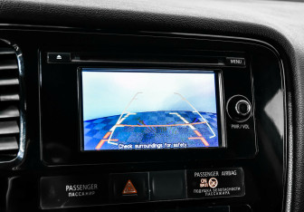 Подержанный автомобиль Mitsubishi Outlander 2015 года (10 фото)