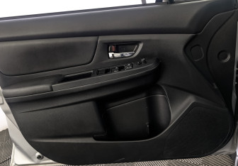 Подержанный автомобиль Subaru XV 2014 года (19 фото)