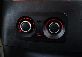 Подержанный автомобиль Mitsubishi Pajero 2017 года (28 фото)