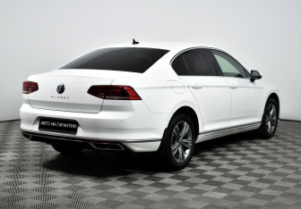 Подержанный автомобиль Volkswagen Passat Sedan 2021 года (5 фото)