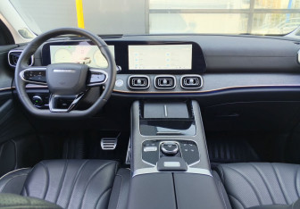 Подержанный автомобиль Jaecoo J8 2024 года (18 фото)