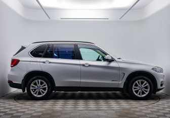 Подержанный автомобиль BMW X5 2015 года (4 фото)