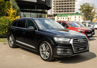 Подержанный автомобиль Audi Q7 2016 года (2 фото)