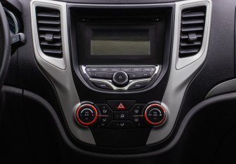 Подержанный автомобиль Changan CS35 2014 года (14 фото)