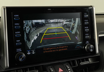 Подержанный автомобиль Toyota RAV4 2021 года (14 фото)