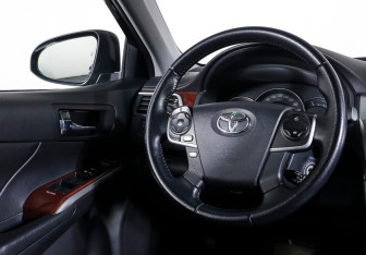Подержанный автомобиль Toyota Camry Sedan 2013 года (16 фото)
