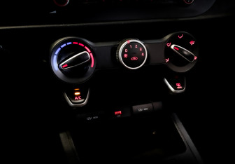 Подержанный автомобиль Kia Rio Hatchback 2021 года (26 фото)