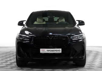 Подержанный автомобиль BMW X4 2021 года (2 фото)