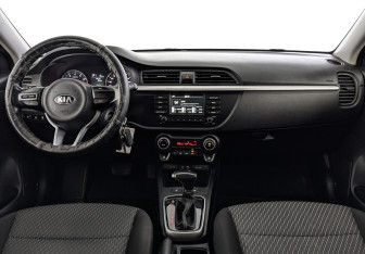 Подержанный автомобиль Kia Rio Hatchback 2019 года (14 фото)