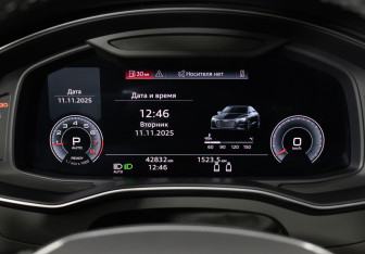 Подержанный автомобиль Audi A7 2022 года (12 фото)