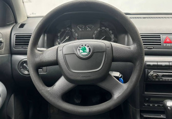 Подержанный автомобиль Skoda Octavia Wagon 2010 года (12 фото)