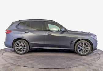 Подержанный автомобиль BMW X5 2021 года (4 фото)