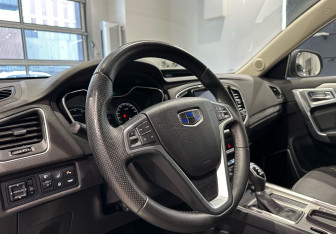 Подержанный автомобиль Geely Emgrand X7 2019 года (12 фото)