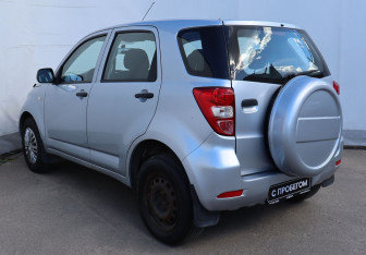 Подержанный автомобиль Daihatsu Terios 2008 года (6 фото)