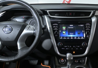 Подержанный автомобиль Nissan Murano Suv 2016 года (12 фото)