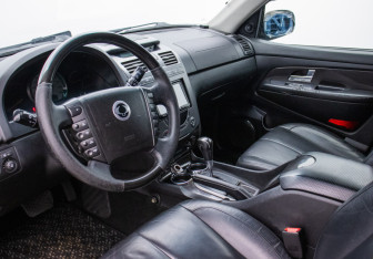 Подержанный автомобиль SsangYong Rexton 2011 года (9 фото)