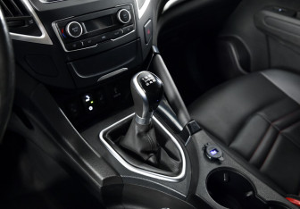 Подержанный автомобиль DongFeng AX7 2017 года (8 фото)