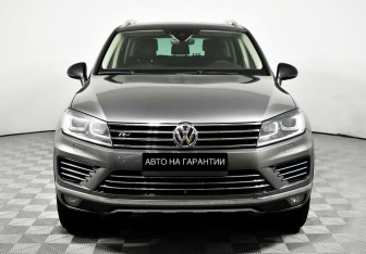 Подержанный автомобиль Volkswagen Touareg 2017 года (2 фото)
