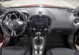 Подержанный автомобиль Nissan Juke 2012 года (14 фото)